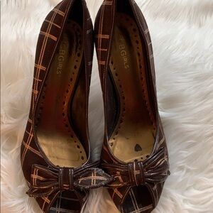 Bcbg girl shoes size 9.5